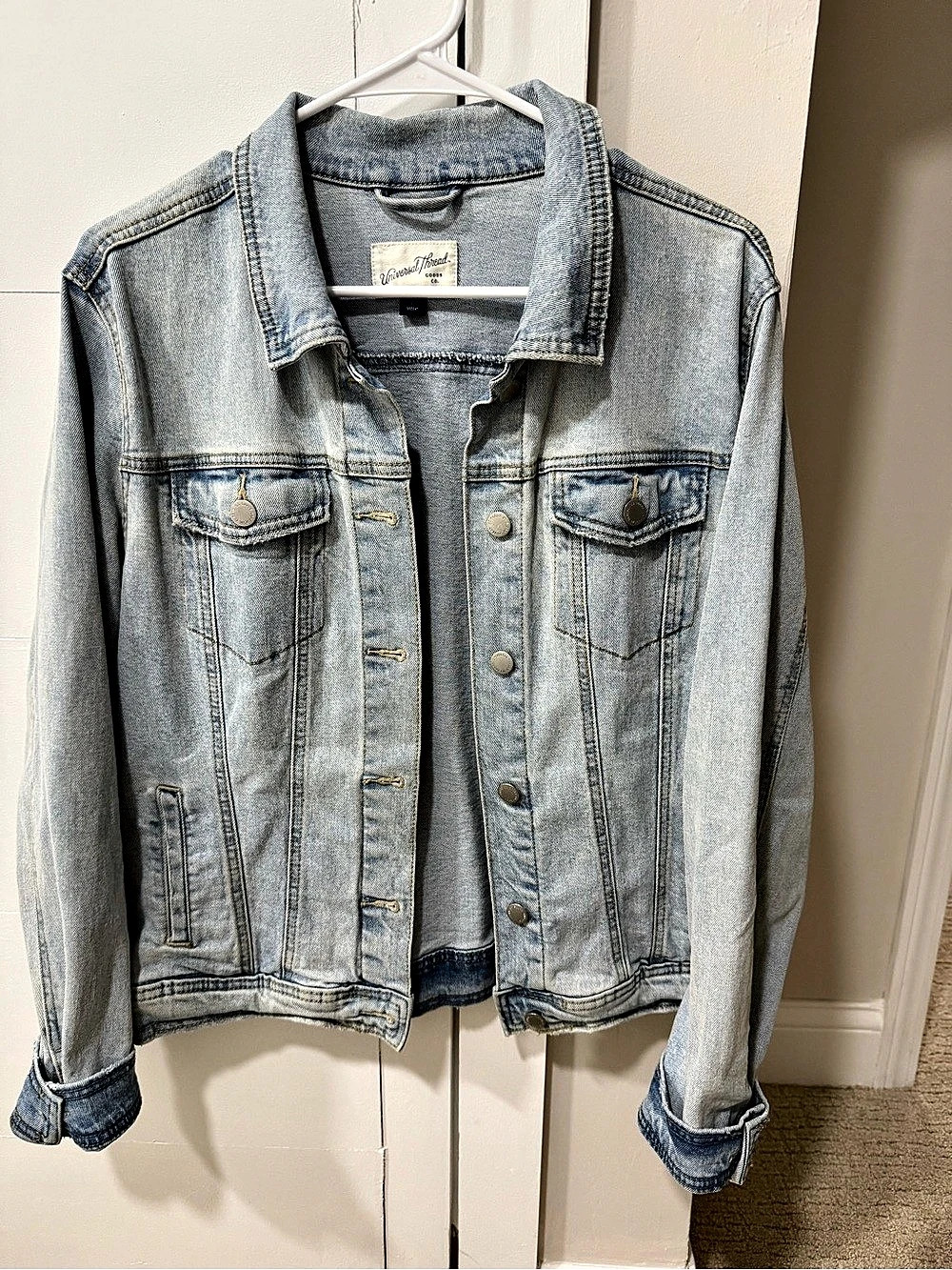 Universal Thread Relaxed Jean Jacket light wash denim, Large Like New